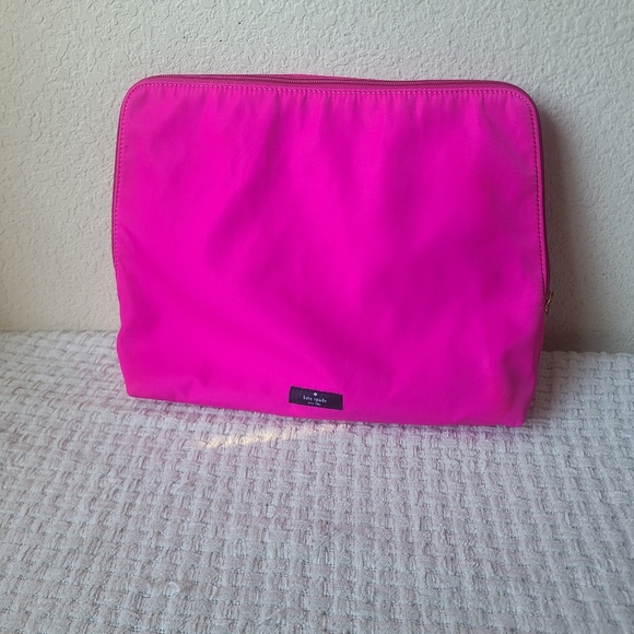Kate Spade New York Pink Unmentionables Travel Bag - Picture 1 of 9